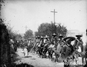Bajo el grito de "Tierra y Libertad" las tropas de Zapata tomaron los latifundios.