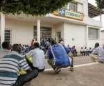 Foram emitidas mais de 1.100 carteiras de trabalho, e atualmente 900 imigrantes, entre haitianos e outras nacionalidades, aguardam uma oportunidade de trabalho. | Foto Angela Peres / Secom)