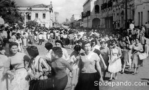 Dos décadas después del Primer Congreso Feminista, las mujeres de Santa Cruz salieron a las calles en 1950 sumándose alas reivindicaciones regionales del Oriente. | Foto en biografía de Elffy Albrecht Ibáñez