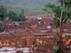 La localidad de Bento Rodrigues, en el municipio de Mariana, cerca a la ciudad de Belo Horizonte, capital del Estado de Minas Gerais, ha quedado completamente inundada por el barro tóxico de una mina de hierro cuyo embalse de desechos colapsó. | Foto EFE