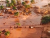 La localidad de Bento Rodrigues, en el municipio de Mariana, cerca a la ciudad de Belo Horizonte, capital del Estado de Minas Gerais, ha quedado completamente inundada por el barro tóxico de una mina de hierro cuyo embalse de desechos colapsó. | Foto RT