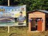En un cartel de la Gobernación, los datos del proyecto ejecutado en Alto Bahía, junto a la casa de máquinas. | Foto Prensa GADP