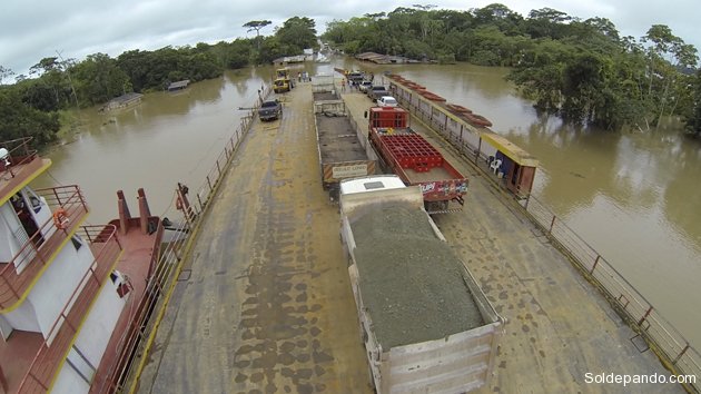 La autopista BR-364 que vincula los estados de Acre y Rondônia colapsó, totalmente cubierta por las aguas desbordadas del río Madeira. | Foto ©Josenir Melo | Agência de Notícias do Acre | Sol de Pando