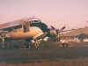 Un Douglas carguero DC-6, de la empresa AereoBol creada por el capitán Aníbal Arab tras jubilarse, recibe mantenimiento en el aeropuerto de Cobija. | Foto cortesía Aníbal Arab