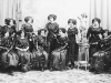 Damas de la élite cochabambina en 1928, antes de la Guerra. | Foto Archivo Rofolfo Torrico Zamudio