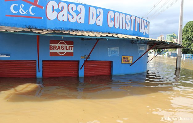Porto Velho se declaró municipio en "Estado de Calamidad Pública" debido al desenfrenado desborde del río Madera en la zona de las represas. | Foto ©Rondonia Agora
