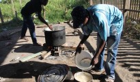Haitianos passam por necessidades em Iñapari, no Peru. | Foto O Alto Acre