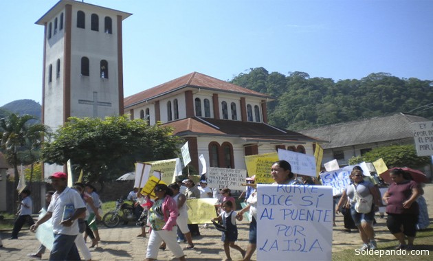 La población de Rurrenabaque está movilizada desde el año 2010 exigiendo cambiar el trazo del puente y el proyecto carretero necesarios para vincularse con San Buenaventura. | Foto Archivo 
