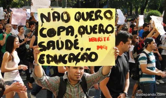 Las protestas contra el Mundial y otras movilizaciones registradas en Brasiltraslucen el interés de un grupo de indignados y políticos de usar esta Copa de Fútbol para llamar la atención y lograr respuestas a sus demandas. | Foto Prensa Latina