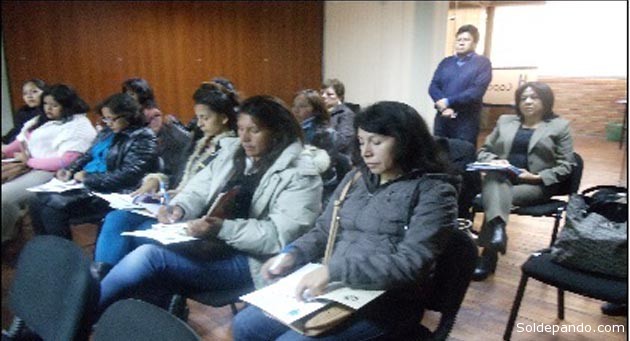 Asistentes a la Capacitación de la prueba piloto  para la "Encuesta de prevalencia y características de la violencia contra las mujeres en Bolivia". | Foto INE