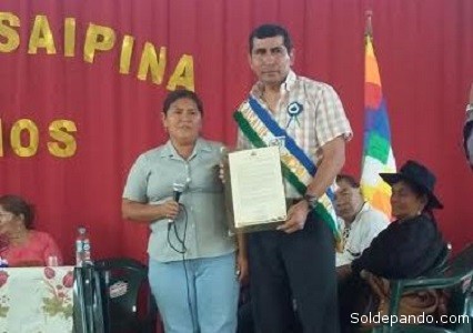 La Declaración Camaral fue entregada al alcalde de Saipina Hernando Becerra. 